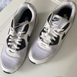 Men’s Nikes Size 13